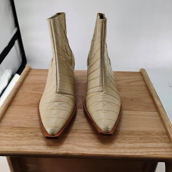 Schutz Briani Women's Snip Toe Crocodile Embossed Leather Bootie Eggshell 7.5B - Picture 6 of 12